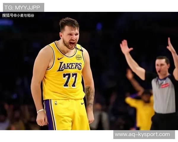 东契奇单节狂砍14分助球队逆转湖人苦苦追赶落后22分局势严峻