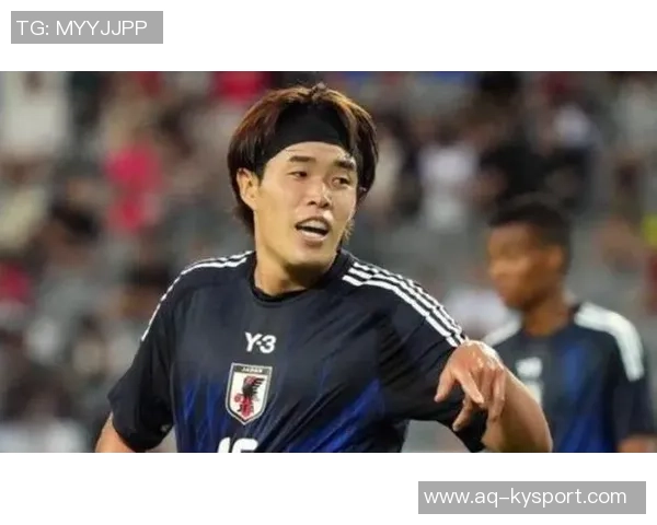 圣保利正式签约福冈黄蜂26岁日本中卫安藤智哉加盟公告