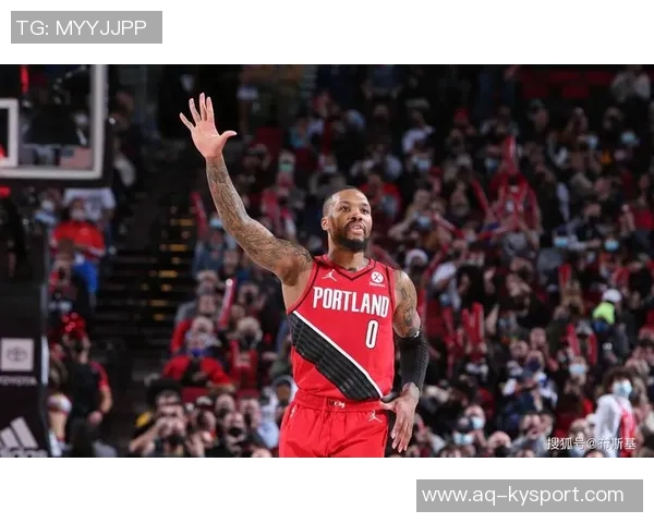 开拓者官方发布庆祝海报利拉德与杨瀚森携手替补席欢庆胜利